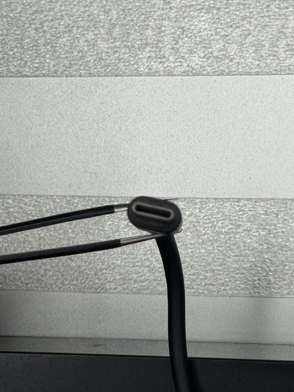 Generic 140W USB-C Power Adapter Model P14A1 - Picture 5 of 6